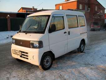 2002 Mitsubishi Minicab Photos