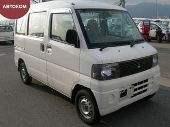 2002 Mitsubishi Minicab Photos