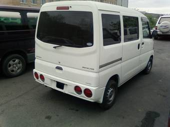 2002 Mitsubishi Minicab Pictures