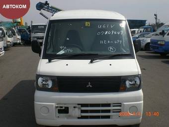 2002 Mitsubishi Minicab Photos