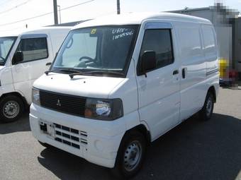 2005 Mitsubishi Minicab Photos