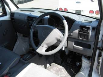 2005 Mitsubishi Minicab Photos