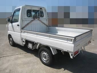 2005 Mitsubishi Minicab Pictures