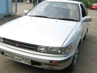 1989 Mitsubishi Mirage Photos