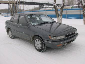 1989 Mitsubishi Mirage Photos