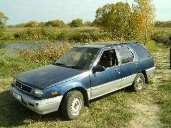 1991 Mitsubishi Mirage Pictures
