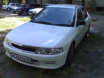 1998 Mitsubishi Mirage Pictures