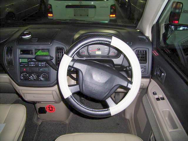 1999 Mitsubishi Mirage Pictures