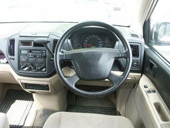 1999 Mitsubishi Mirage Pics