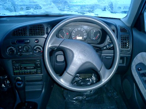 1999 Mitsubishi Mirage Pictures