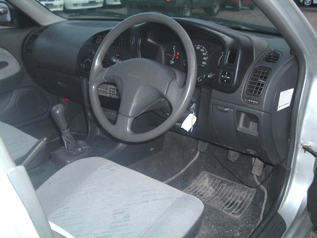 1999 Mitsubishi Mirage Pictures