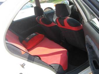 1999 Mitsubishi Mirage Pics