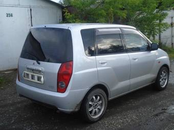 1999 Mitsubishi Mirage Photos