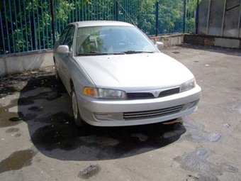 2000 Mitsubishi Mirage Photos