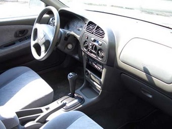 2000 Mitsubishi Mirage Pictures