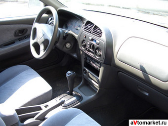 2000 Mitsubishi Mirage Pictures