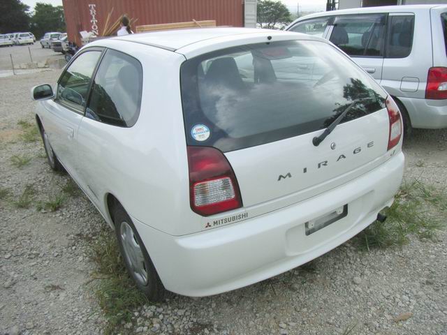 2000 Mitsubishi Mirage Images