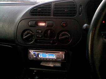 2000 Mitsubishi Mirage Pictures