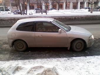 2000 Mitsubishi Mirage Photos