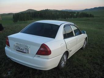 2000 Mitsubishi Mirage Pictures