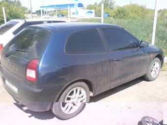 2000 Mitsubishi Mirage Pictures