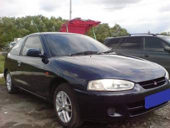 2000 Mitsubishi Mirage Photos