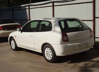 2000 Mitsubishi Mirage Pictures