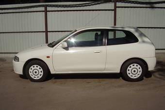 2000 Mitsubishi Mirage Photos