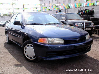 2001 Mitsubishi Mirage Images