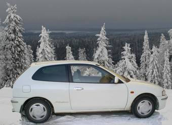 2001 Mitsubishi Mirage Images