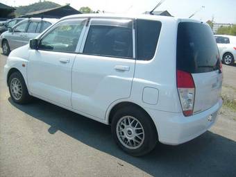 2001 Mitsubishi Mirage Photos