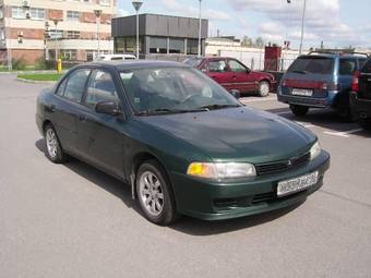 2001 Mitsubishi Mirage Pictures