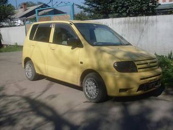 2001 Mitsubishi Mirage Pictures