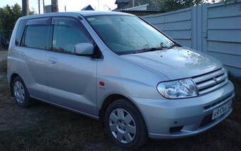 2001 Mitsubishi Mirage Photos