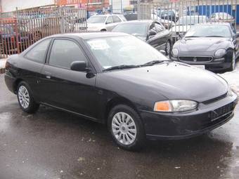 2002 Mitsubishi Mirage Photos