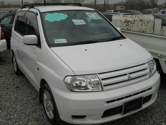 2002 Mitsubishi Mirage Photos