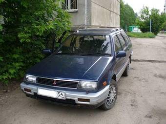 1990 Mitsubishi Mirage Wagon Photos