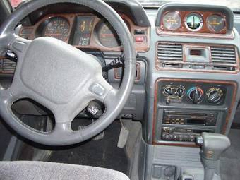 1993 Mitsubishi Montero Photos