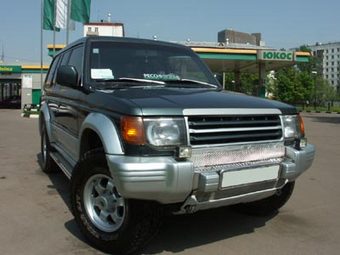 1994 Mitsubishi Montero Photos