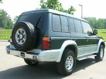 1994 Mitsubishi Montero Photos