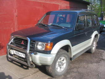 1995 Mitsubishi Montero Pics