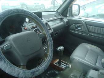 1995 Mitsubishi Montero Photos