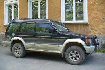 1995 Mitsubishi Montero Pics
