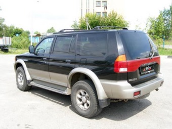 1998 Mitsubishi Montero Photos