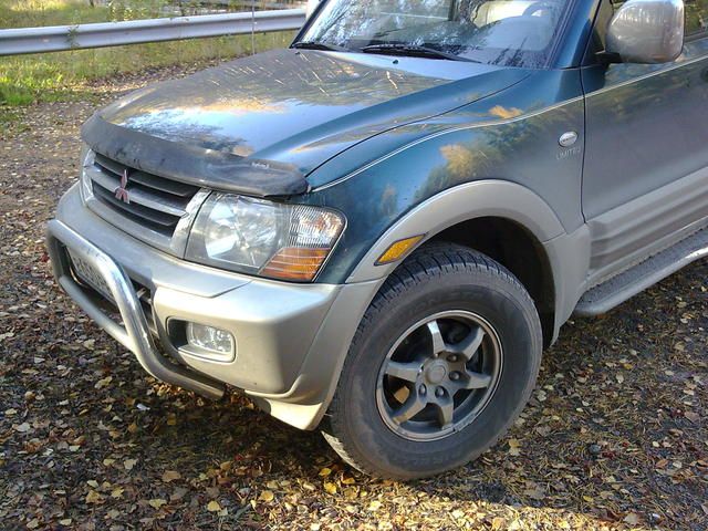 2000 Mitsubishi Montero