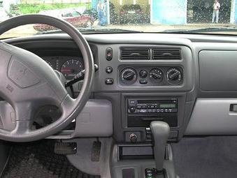 2000 Mitsubishi Montero Pictures