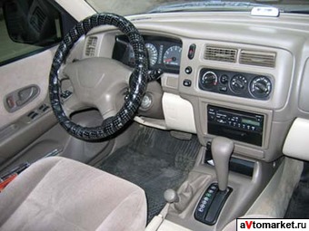 2000 Mitsubishi Montero Pics