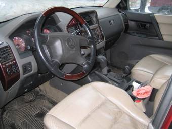 2000 Mitsubishi Montero Pictures