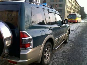 2000 Mitsubishi Montero Photos