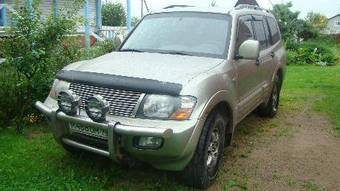 2000 Mitsubishi Montero Photos